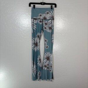 Yoga Democracy Pants Womens XS Blue Daisy Floral Bell Bottom Yoga Leggings
